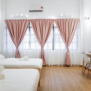 Beach Street Heritage Home for 6-8 Pax