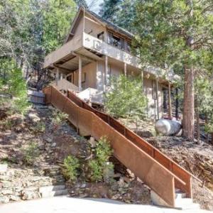 Timberlodge Cabin- Inside Yosemite National Park