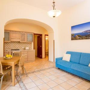 One-Bedroom Apartment with Balcony