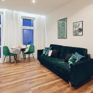 Green Modern studio apt with balcony 