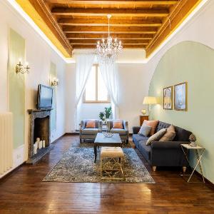 NEW - A Florence Palace - 4 bedroom apartment AC