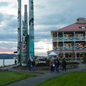 McMenamins Kalama Harbor Lodge