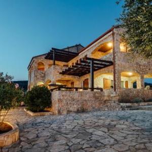 Villa Shanti - Pool Beach & Basketball court