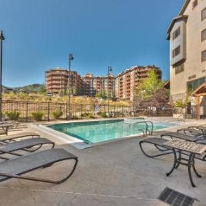Silverado Hotel Room with Bunks by Canyons Village Rentals