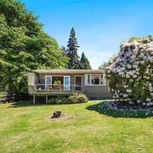 Te Kopua - Acacia Bay Holiday Home