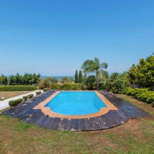 Lavish Villa in Archaia Korinthos with Swimming Pool