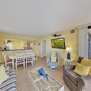 Updated End Unit with Ocean Views - Pools Cinema condo