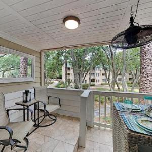 Peaceful Beach Getaway with 3 Pools & Tennis condo