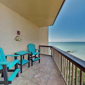 Updated Getaway with Pool Hot Tub & Epic Bay Views condo