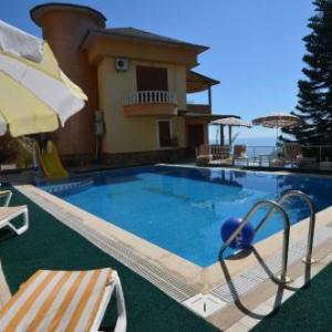 Luxury 5 Bedroom Villa with communal Pool Alanya Villa 1038