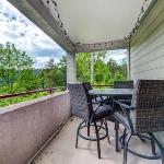 Our mountain Home 2 Bedrooms Walk Downtown Pool Access WiFi Sleeps 4 Tennessee