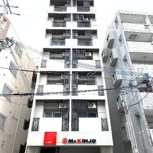 MrKINJO Miki24 in front of Makishi Station