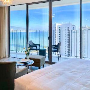 OCEAN-VIEW LUXURY CONDO-TEL/ BEACH CENTRAL LOCATED