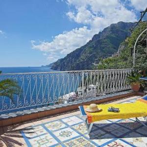 Positano Villa Sleeps 2 Air Con WiFi