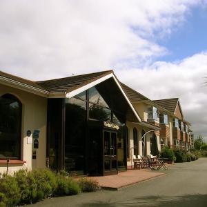 Cedar Lodge Hotel & Restaurant