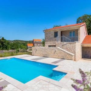 Awesome home in Unesic w/ Outdoor swimming pool WiFi and 3 Bedrooms