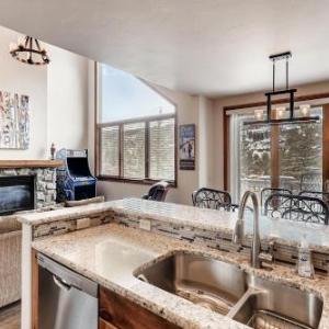 3BR Townhome - Walk to Slopes