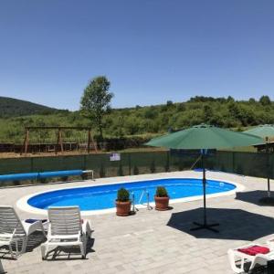 Apartment with one bedroom in Rakovica with wonderful mountain view shared pool enclosed garden 15 km from the slopes