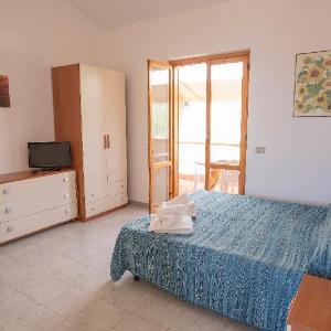 Studio 200 meters from the sea wifi self catering