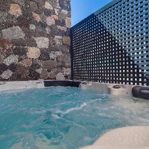 Rock Villa Myth  Private  Hot Tub 