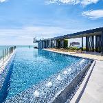 The base central pattaya  2 bed room roof pool