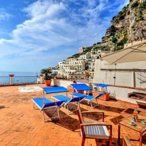 Atrani Villa Sleeps 5 WiFi