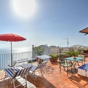 Amalfi Villa Sleeps 4 Air Con WiFi