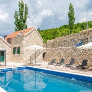 Nice home in Ricice w/ Outdoor swimming pool WiFi and 4 Bedrooms