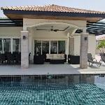 Fantastic villa with guesthouse big pool & garden