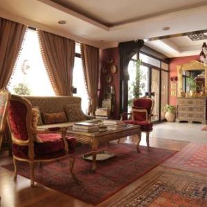 Gondola Hotel & Suites