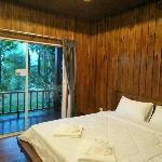 Baan Rom Pruk Lovely Wooden House Naiyang Beach