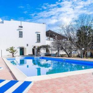 Parati Villa Sleeps 16 with Pool and Air Con