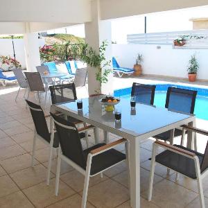 SERENA villa - Only 50m to the sea Picturesque - Tranquile Area Paphos