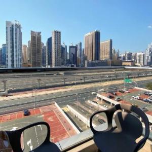 Modern Suite In A Vibrant Area With Skyline Views