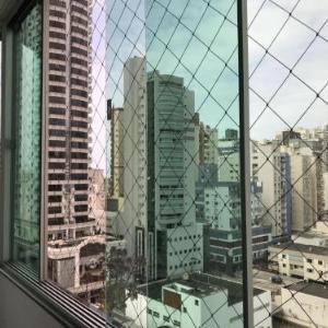 INCRÍVEL Ap a 100m do MAR com Ar e Wi-Fi