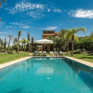 Villa YENMOZ en exclusivité avec piscine privée dans la Palmeraie