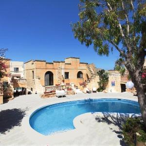 Villa Ibo - Spacious 4 Bedroom with Shared Pool