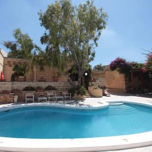 Villa Safras - 2 bedrooms & 2 bathrooms with pool