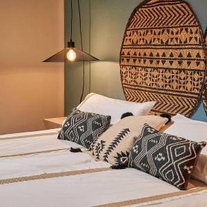 Comfortable Design Apartment with BALCONY!