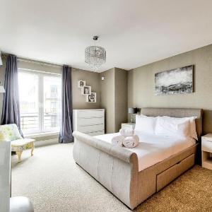 Modern 3 bed/2bath City Centre Apartment