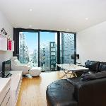 Modern 2bed with free Parking in the Quartermile