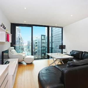 Modern 2bed with free Parking in the Quartermile