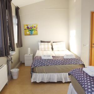 Alfar Guesthouse- Triple Room 4