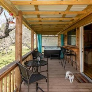 Live Oak Creek Cabins Nick's Cabin