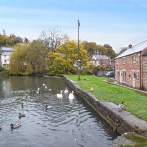 Smithy Cottage on the Mill Pond