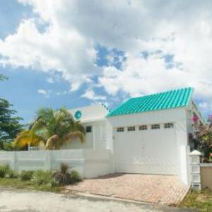 Beachfront Apt on Aguada-5min from Rincon
