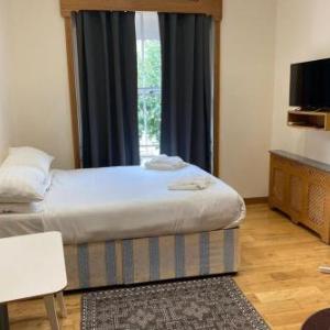 Bright Studio for 2 Near Hyde Park- R15-BUILDING32