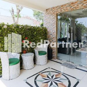 Dea Homestay Syariah at Kertomenanggal Surabaya Mitra RedDoorz