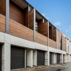 Little Grenfell Apartments by Urban Rest