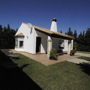 Chalet in el palmar with garden and barbecue